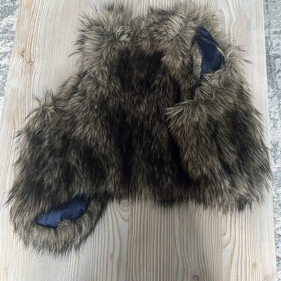 American Eagle fur vest - Picture 2 of 2